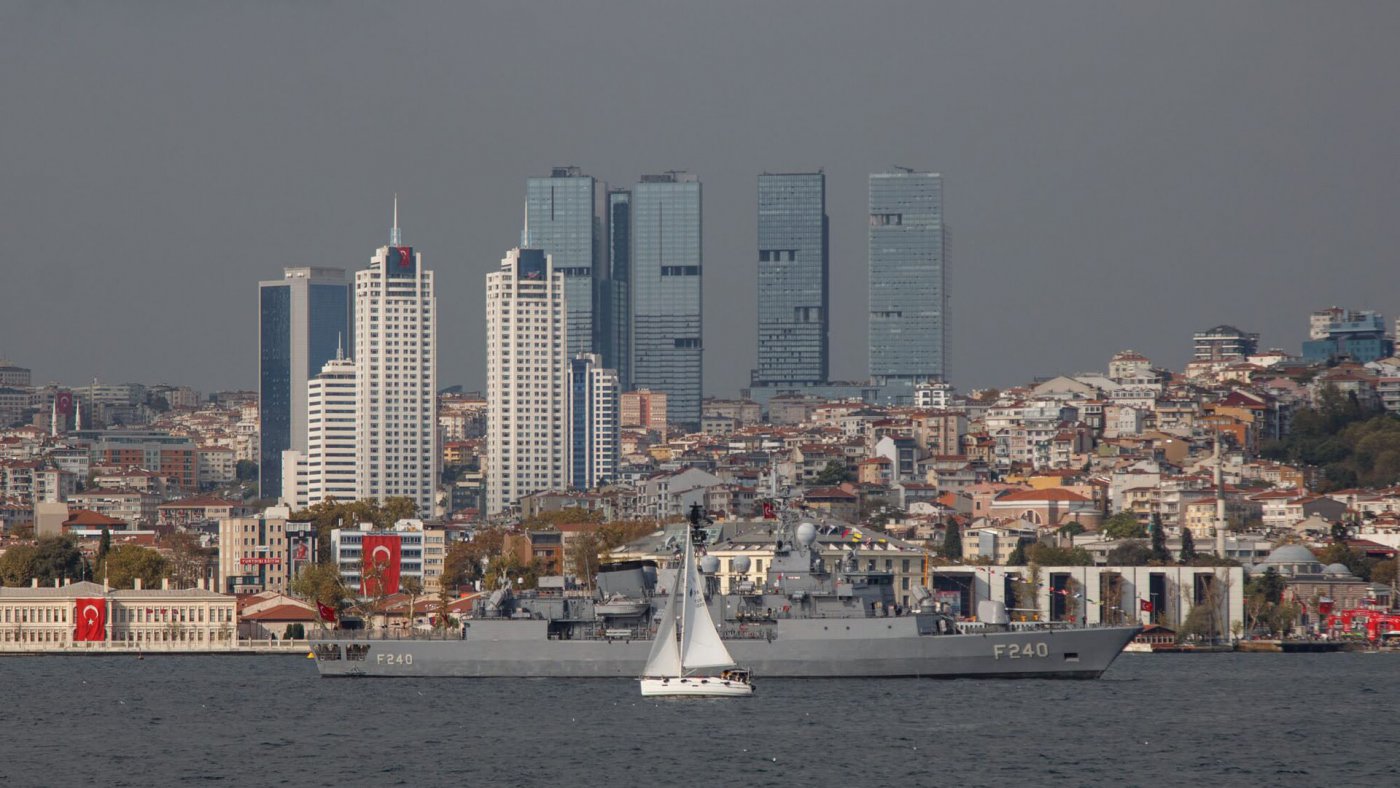 Istanbul Skyline - 225 piece jigsaw puzzle | Cities
