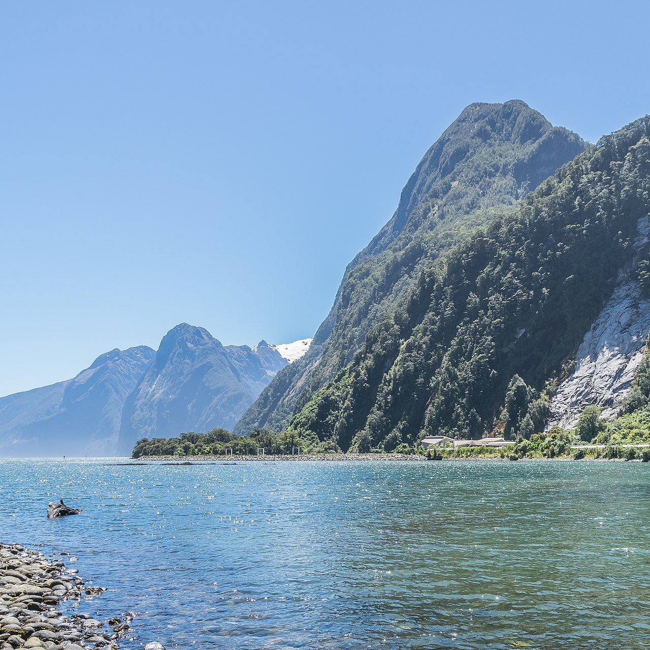 Milford Sound - 225 piece jigsaw puzzle | Nature