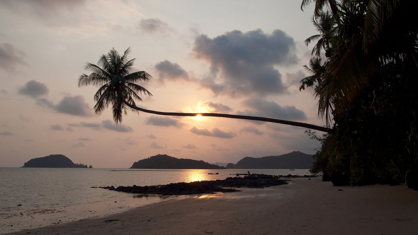 Tropical Beach Sunset - 16 piece jigsaw puzzle | Nature